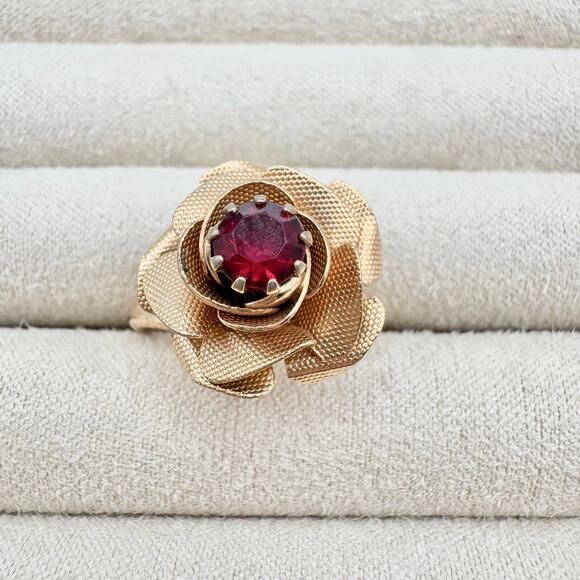 Vintage Sarah Coventry Red Rhinestone Rose Ring Gold Tone Floral Size 7 1/4 - Picture 7 of 11
